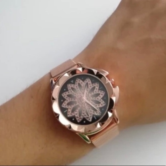 5 ⭐️ RATED RHINESTONE WATCH - Picture 3 of 8